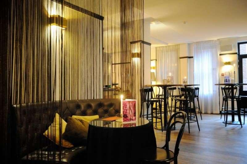 Latroupe Le Berger Hotell Saint-Gilles Restaurant bilde